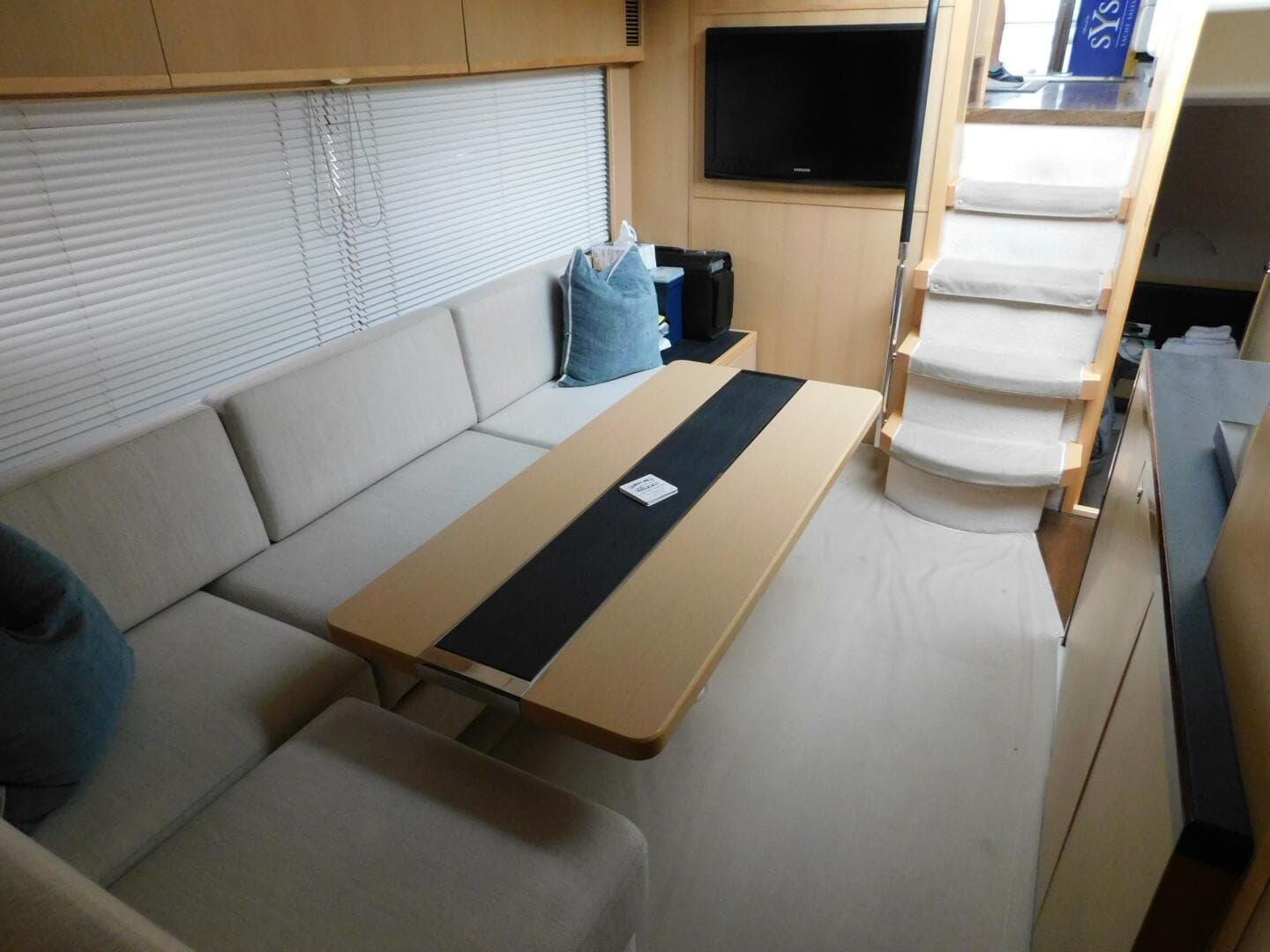 2011 Princess V52 — photo 19