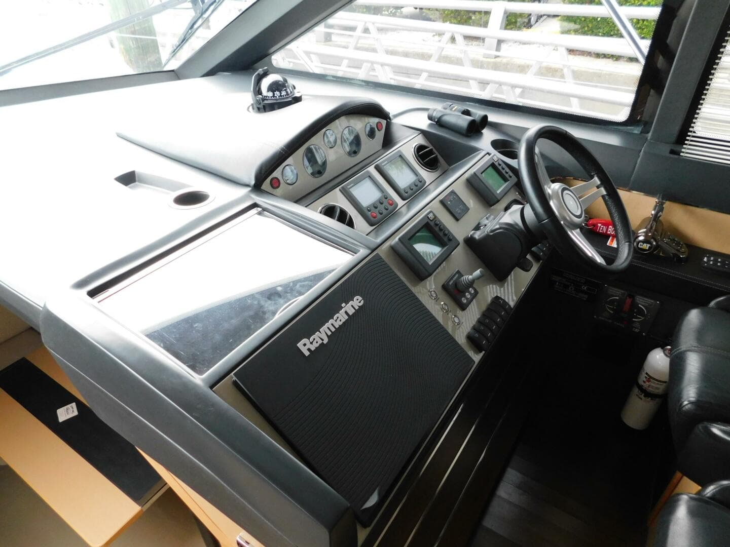 2011 Princess V52 — photo 16