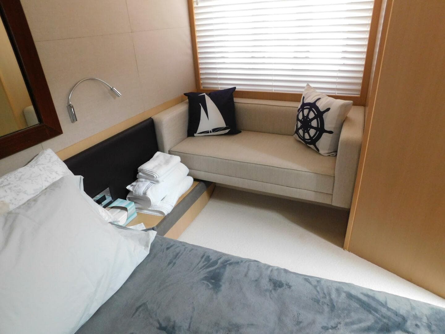 2011 Princess V52 — photo 25