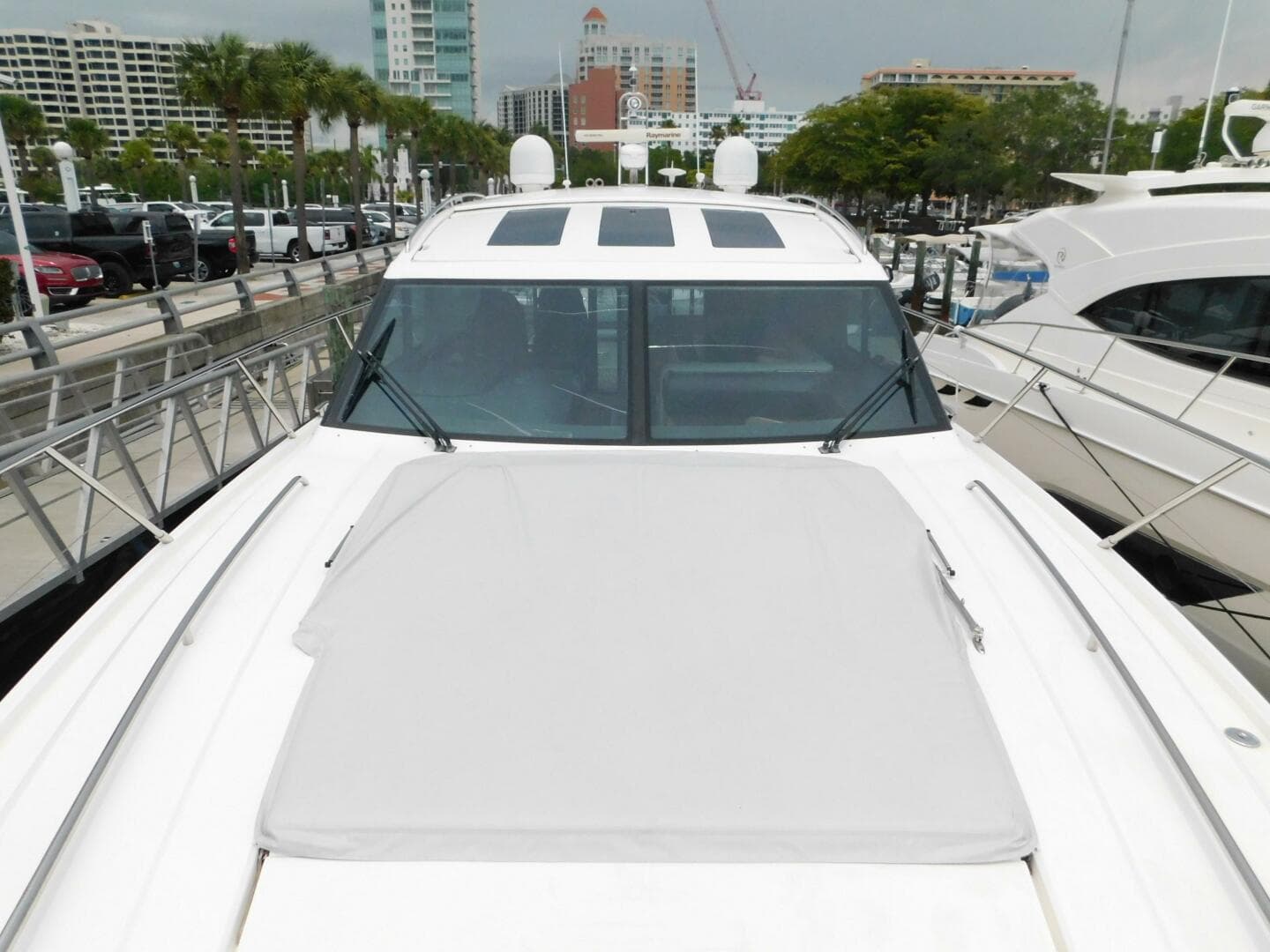 2011 Princess V52 — photo 4