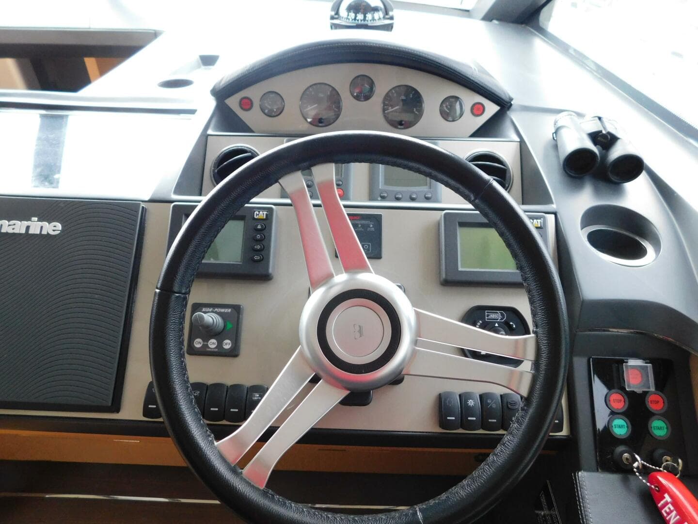 2011 Princess V52 — photo 15