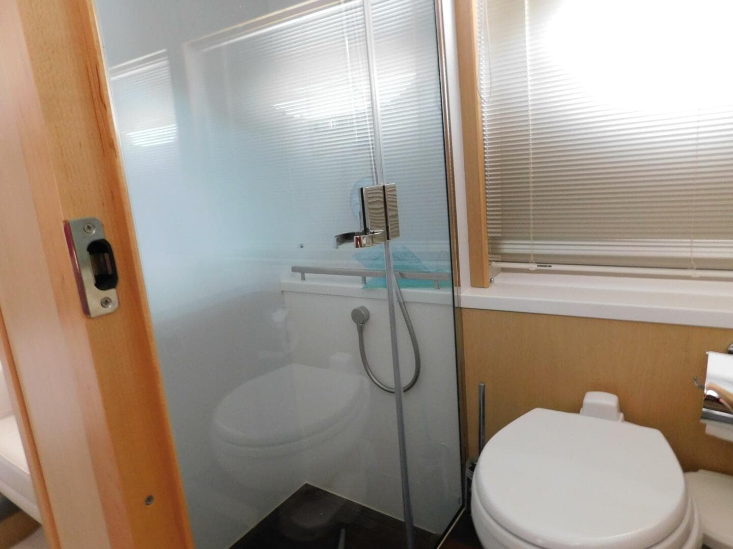 2011 Princess V52 — photo 24