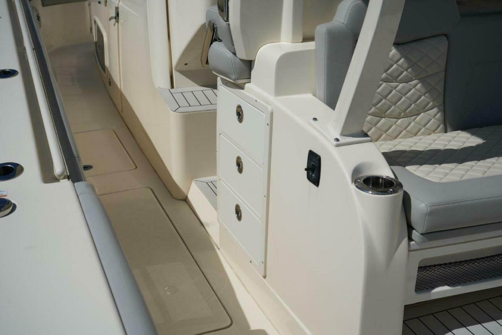 2022 Scout 380 LXF — photo 25