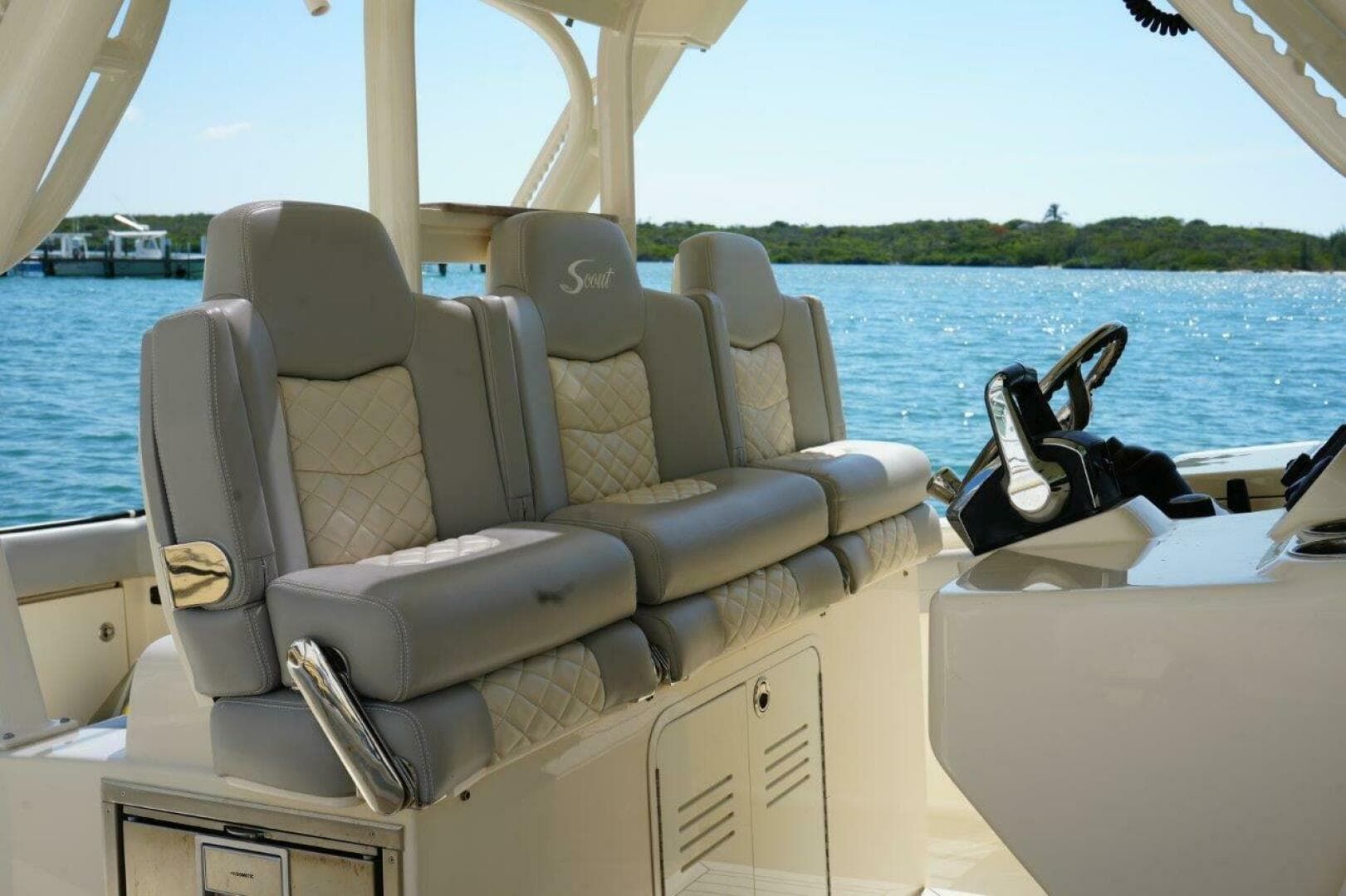 2022 Scout 380 LXF — photo 5