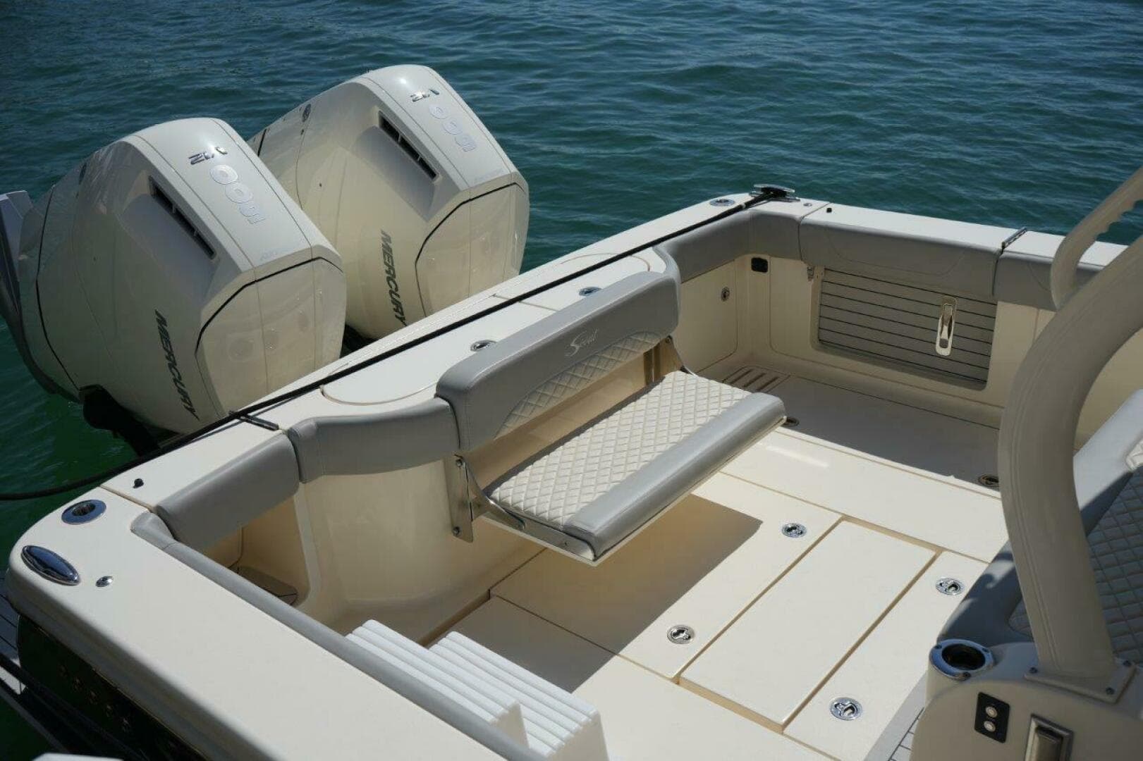 2022 Scout 380 LXF — photo 9