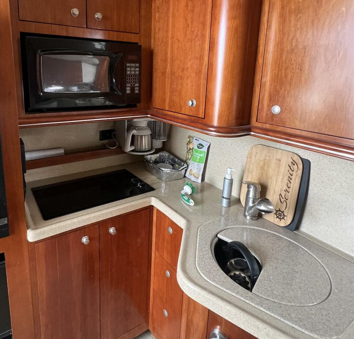 2007 Cruisers Yachts 370 Express — photo 5