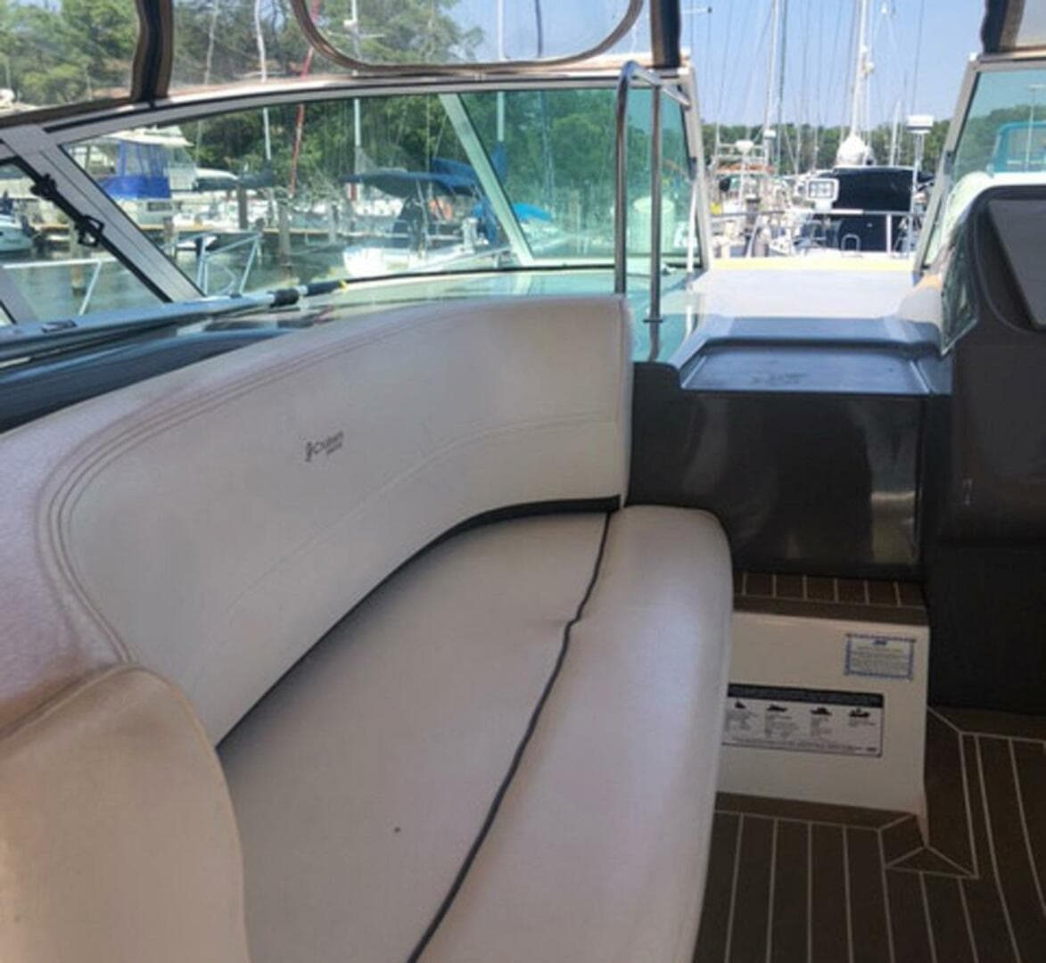 2007 Cruisers Yachts 370 Express — photo 8
