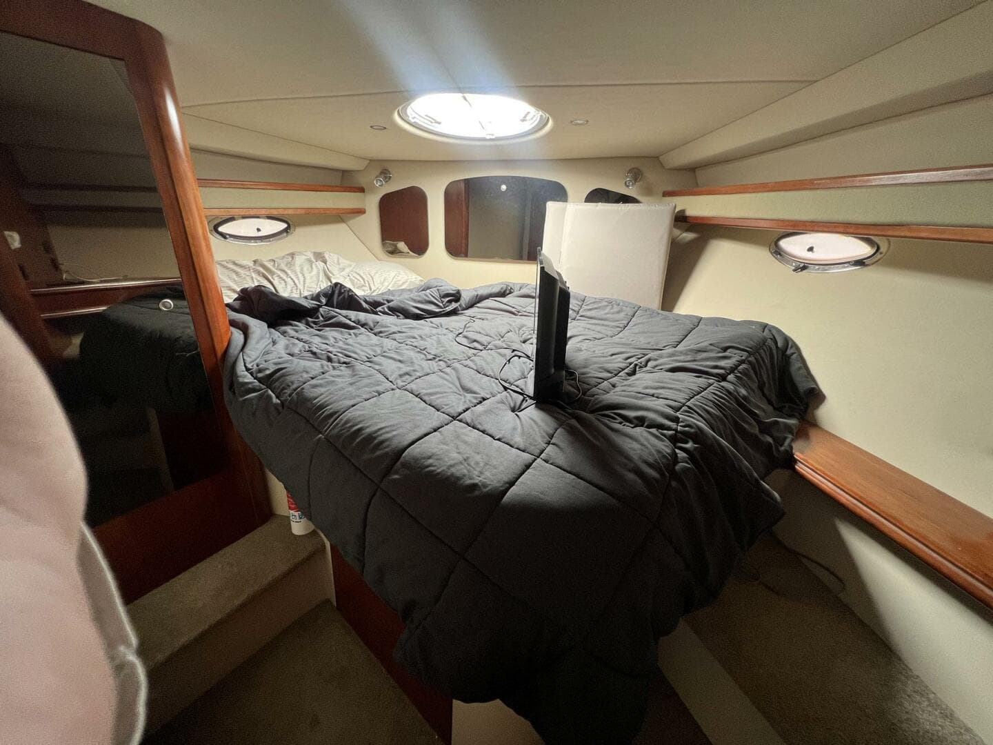 2007 Cruisers Yachts 370 Express — photo 6