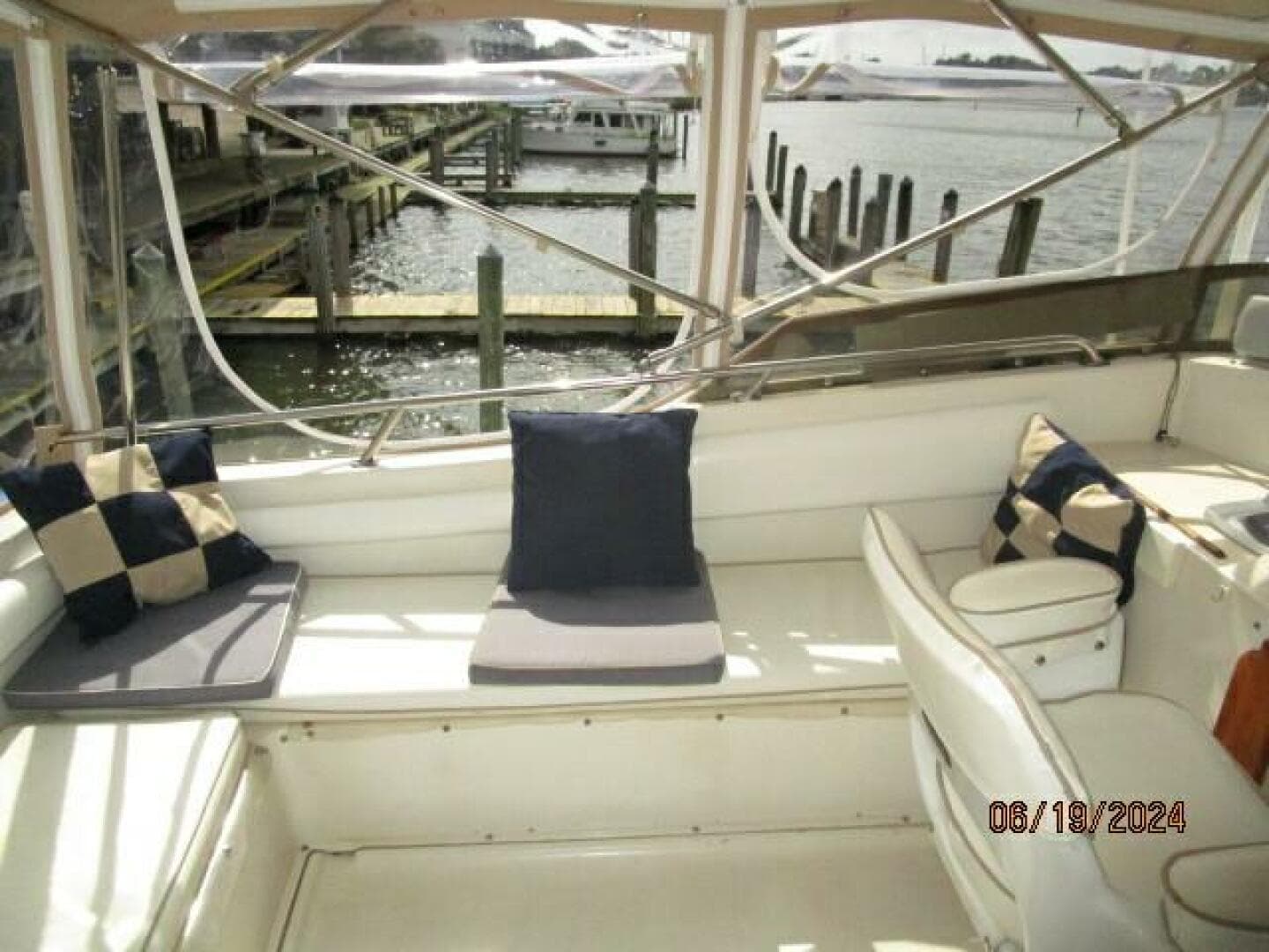 1984 Mainship 40 DC — photo 21