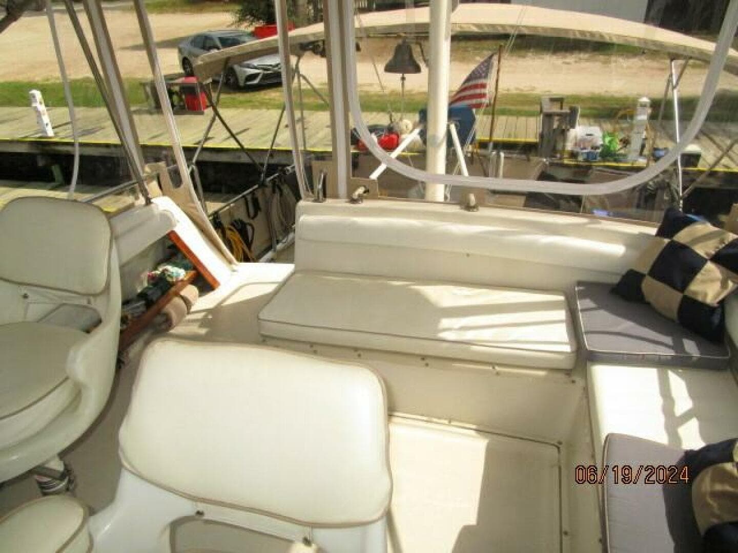 1984 Mainship 40 DC — photo 20