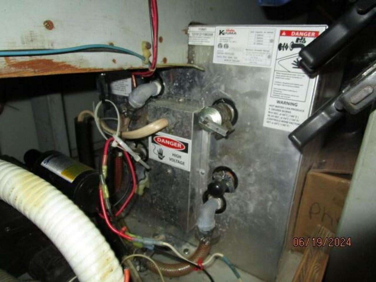 1984 Mainship 40 DC — photo 63