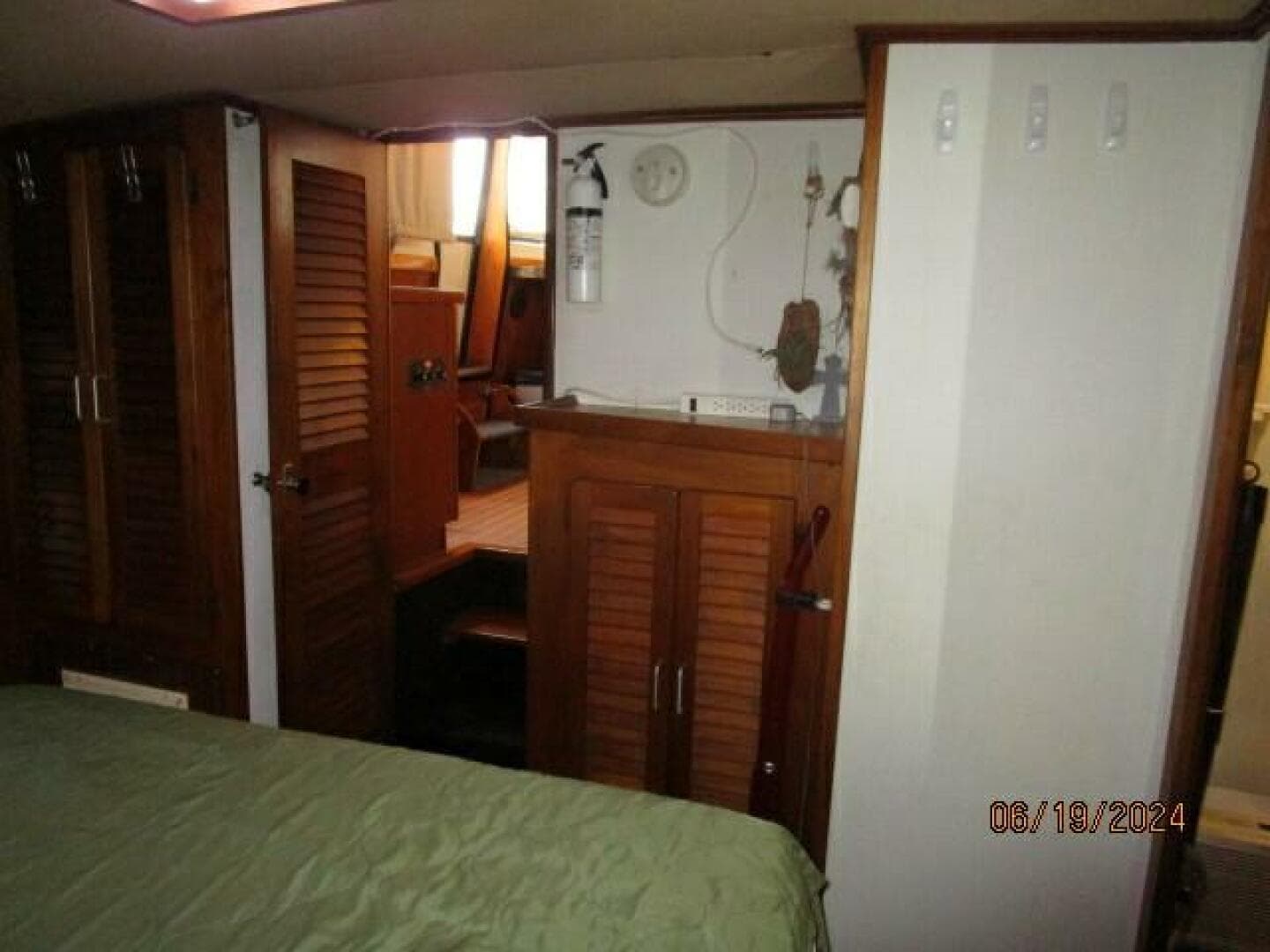 1984 Mainship 40 DC — photo 50