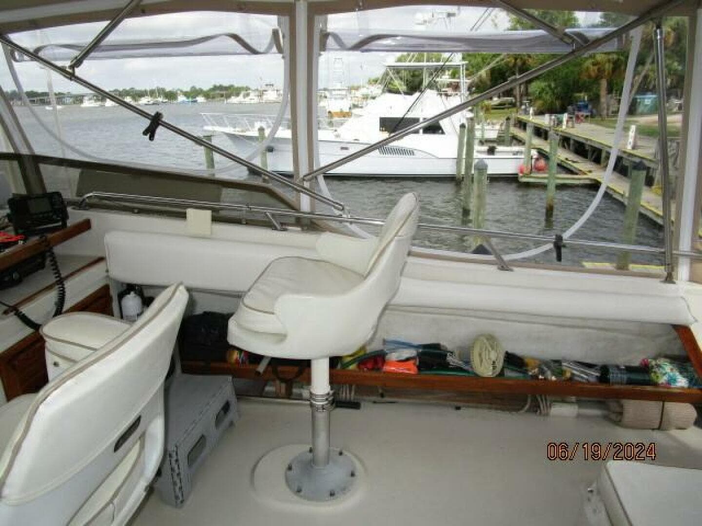 1984 Mainship 40 DC — photo 22