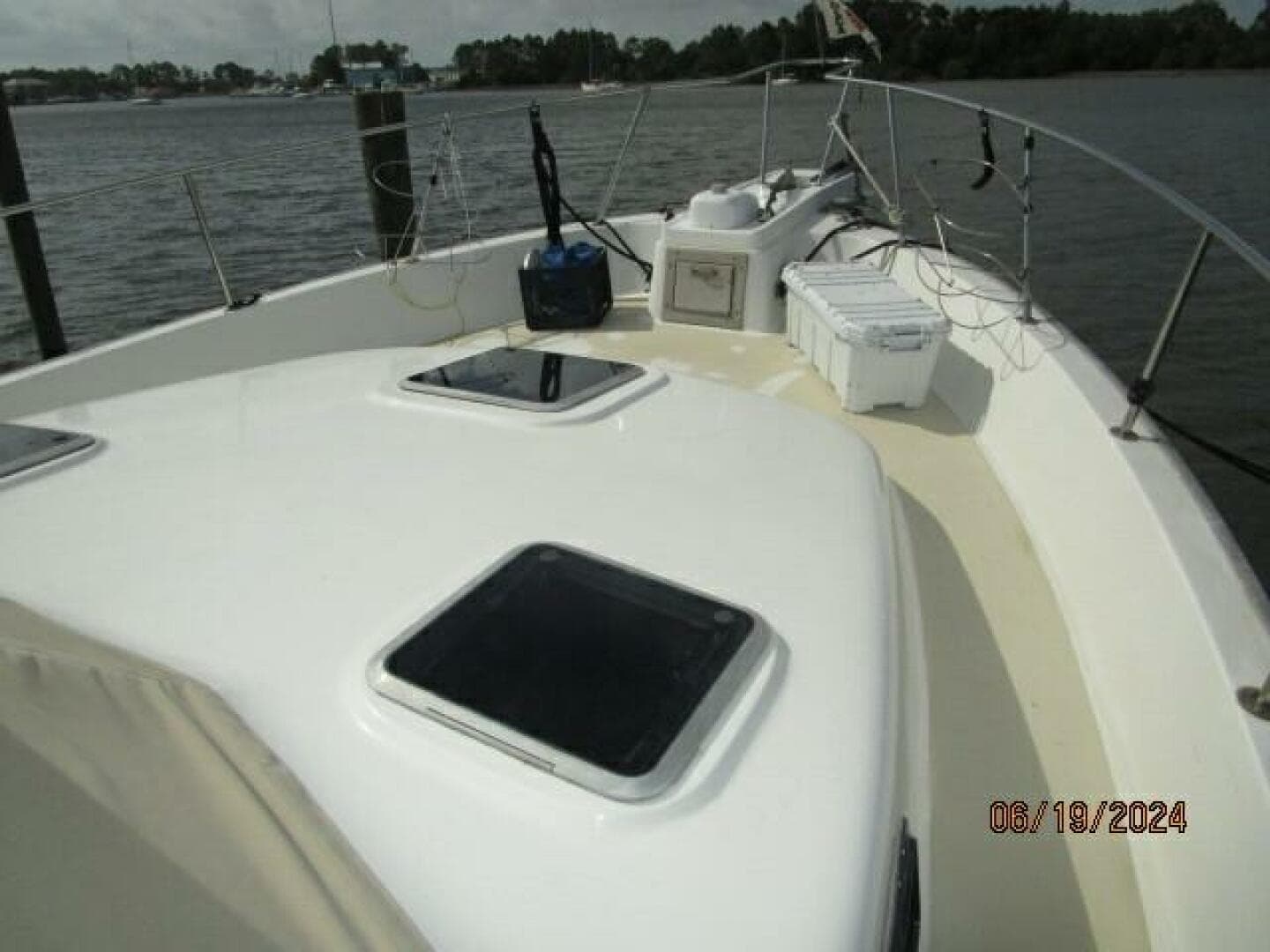 1984 Mainship 40 DC — photo 12