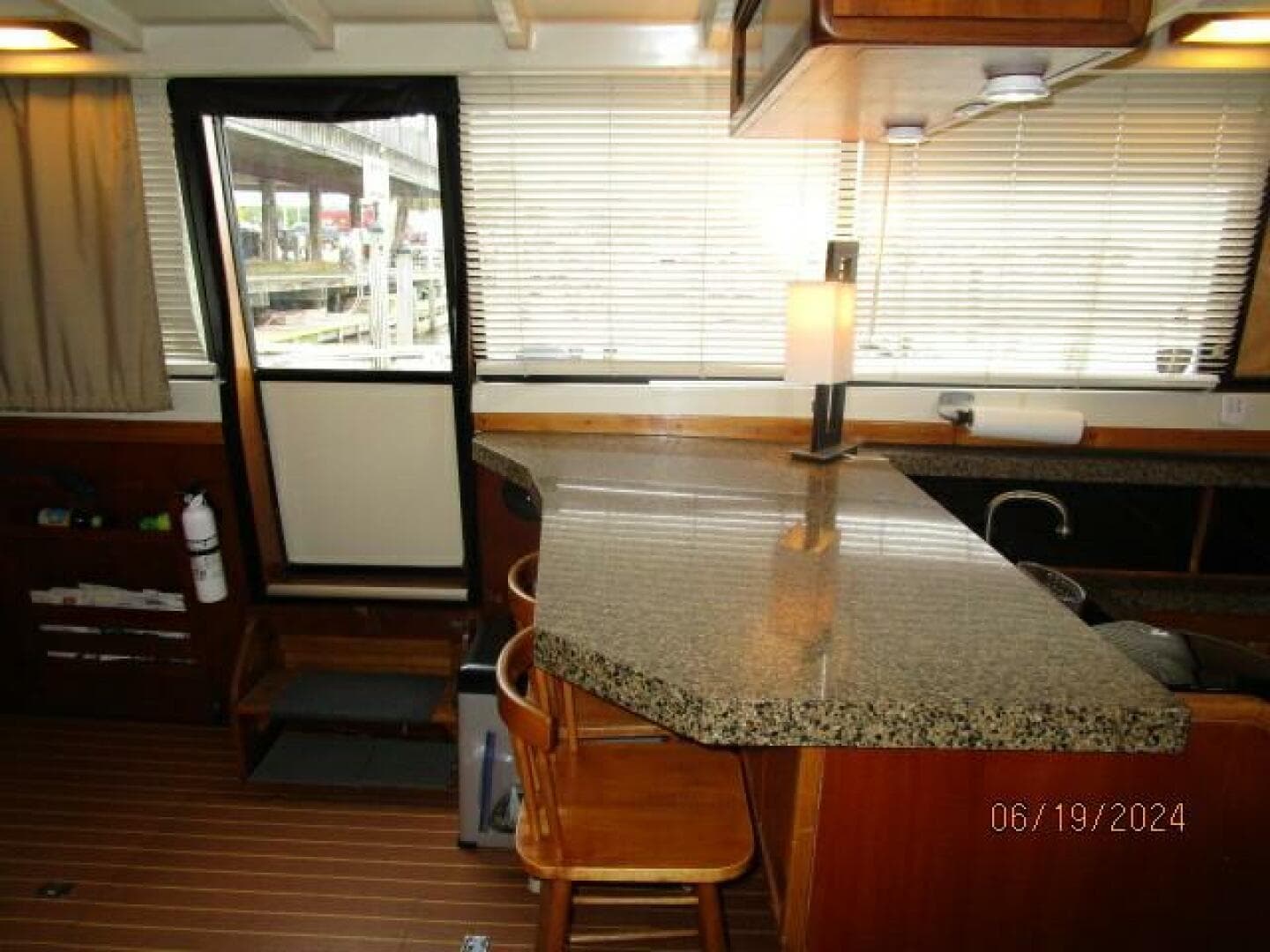 1984 Mainship 40 DC — photo 38