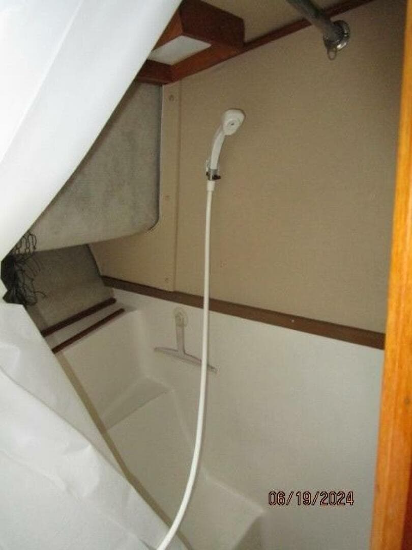 1984 Mainship 40 DC — photo 57