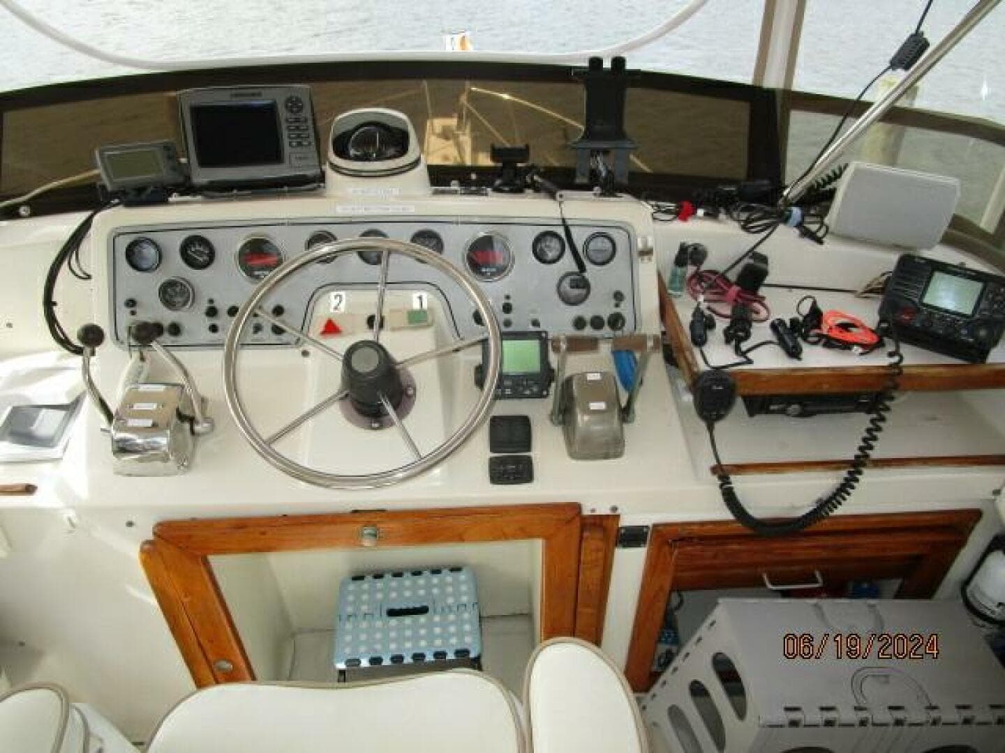 1984 Mainship 40 DC — photo 24