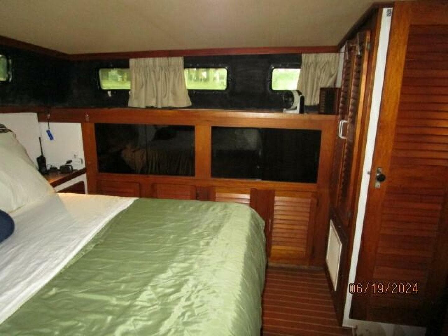 1984 Mainship 40 DC — photo 48