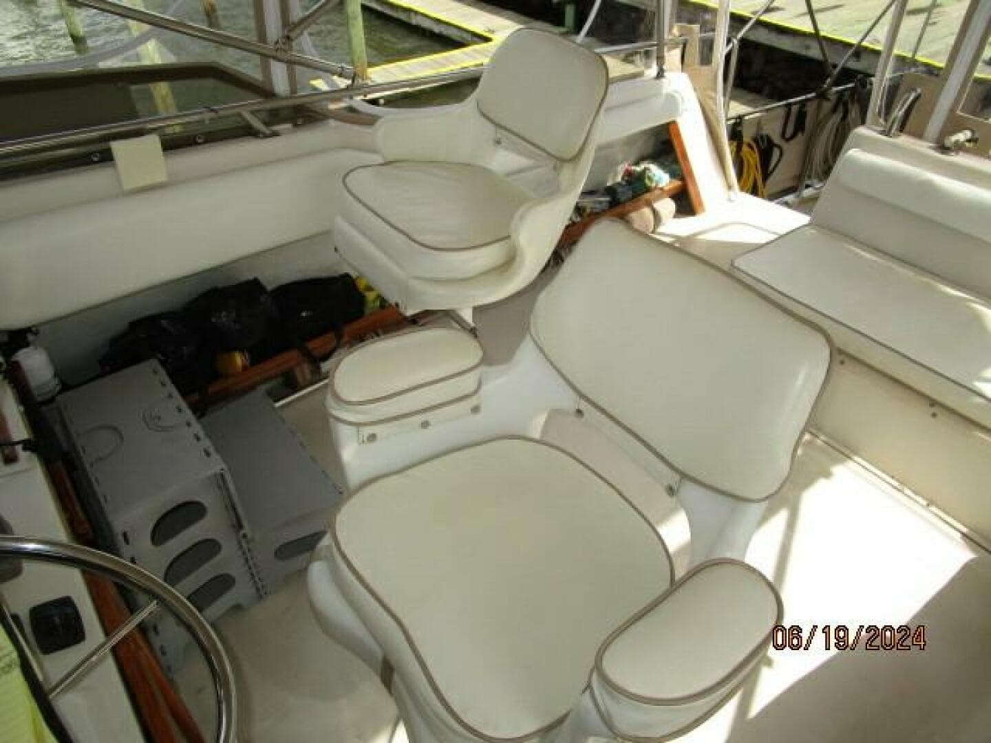 1984 Mainship 40 DC — photo 25