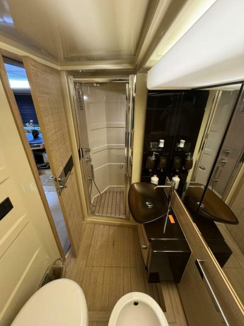 2013 Azimut 64 Flybridge — photo 25