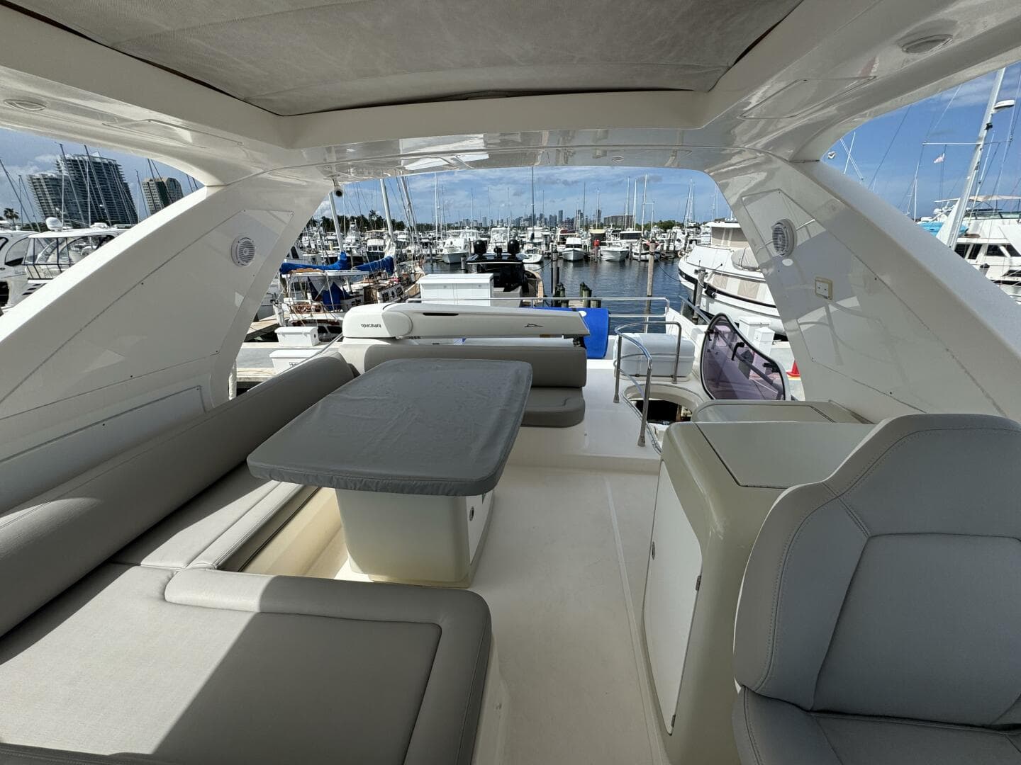 2013 Azimut 64 Flybridge — photo 27