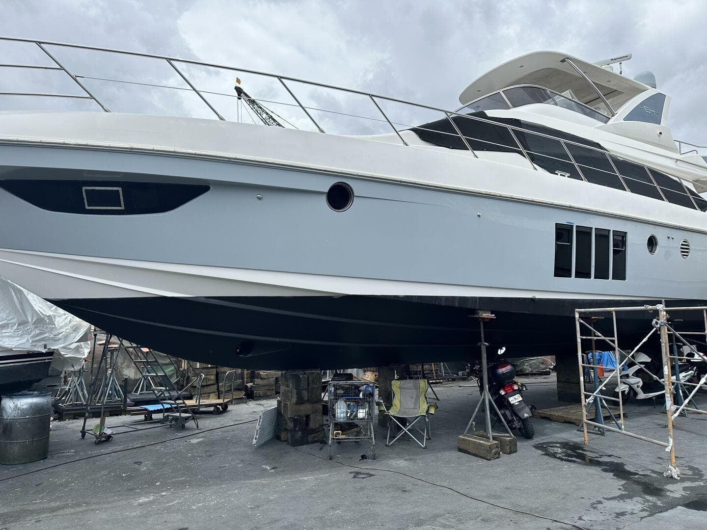 2013 Azimut 64 Flybridge — photo 40