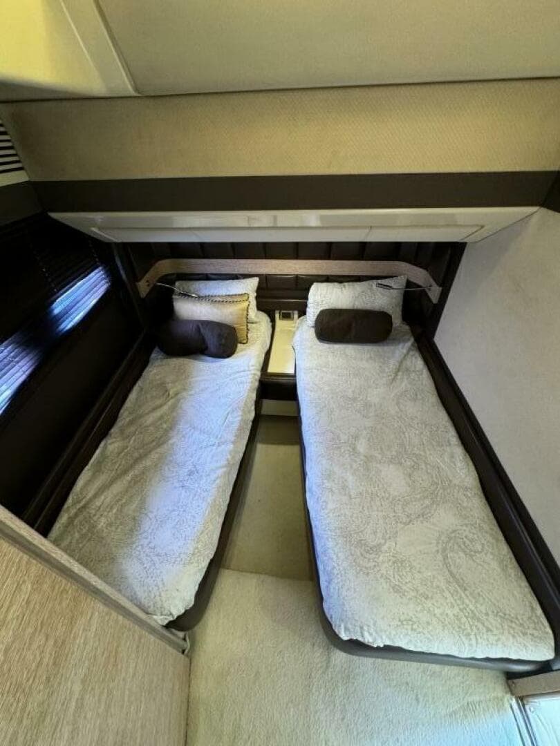 2013 Azimut 64 Flybridge — photo 20