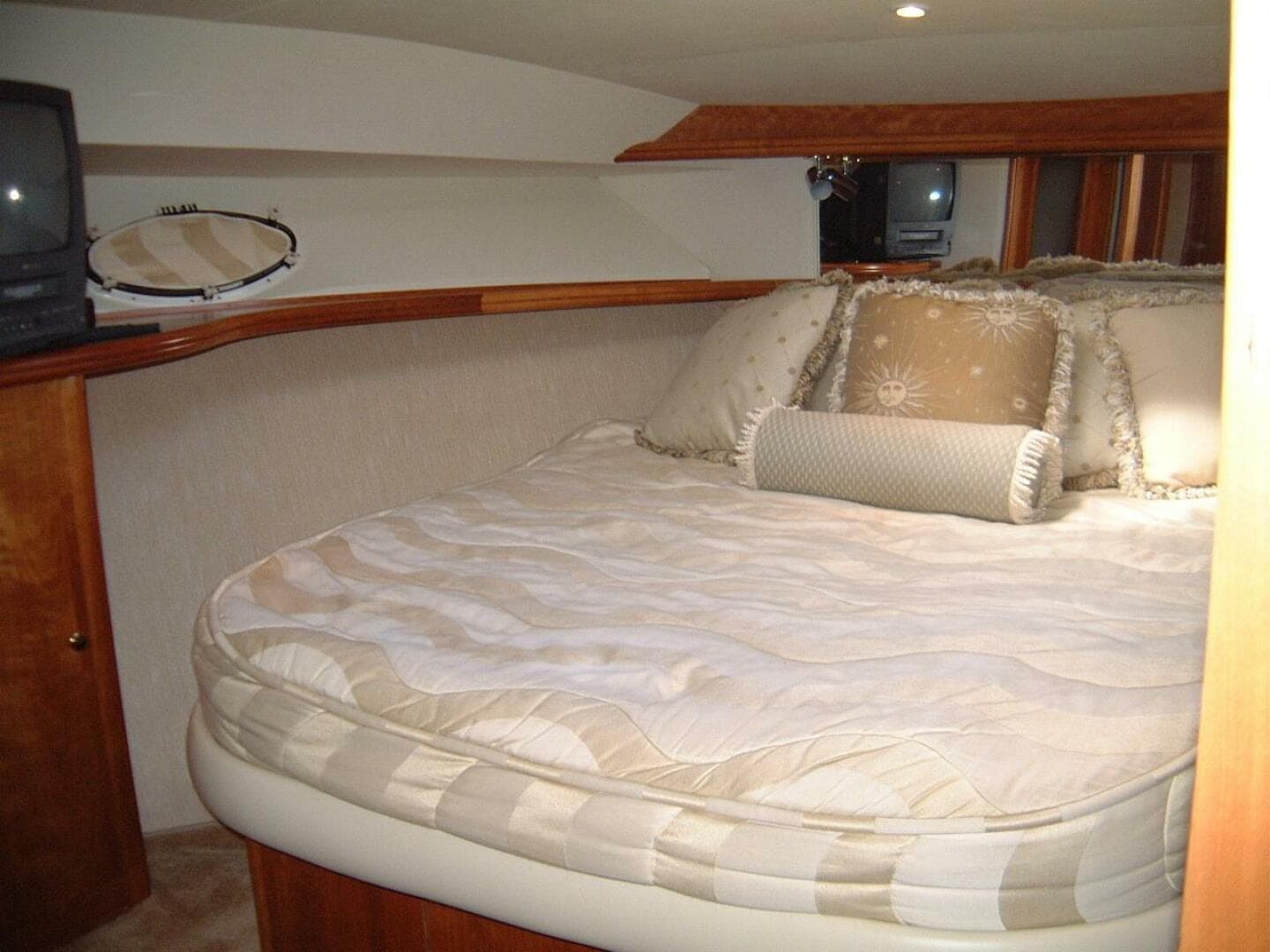 2000 Silverton 42 Convertible — photo 7