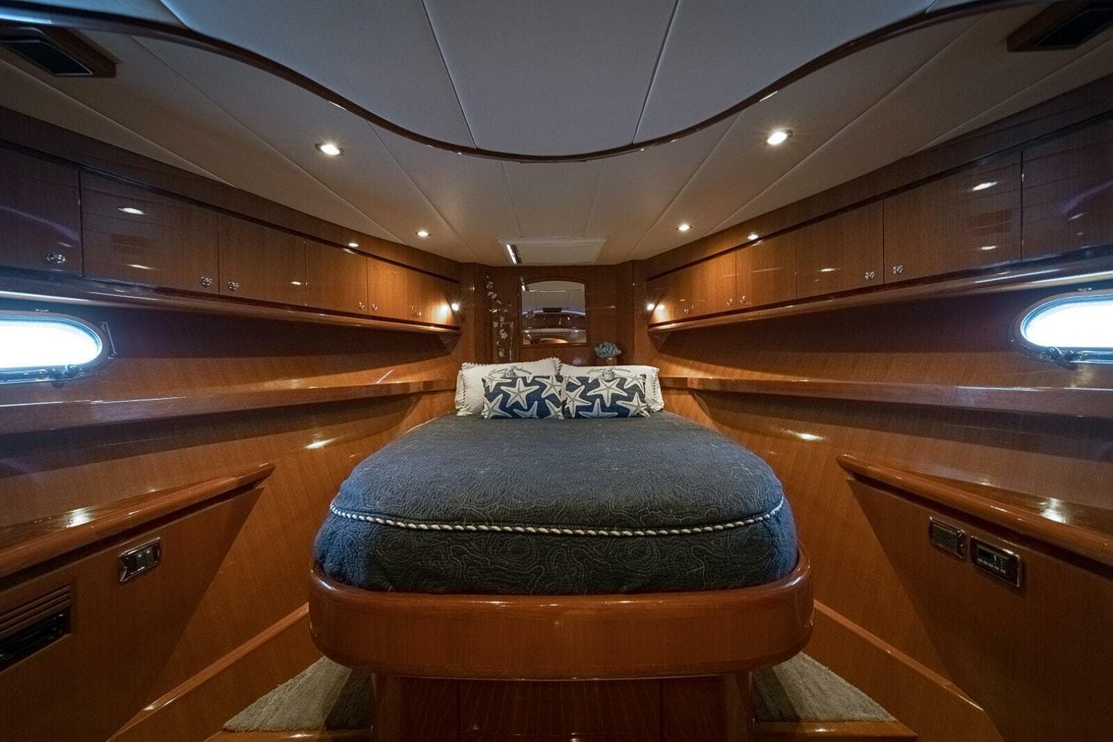 2013 Hampton Motor Yacht — photo 28