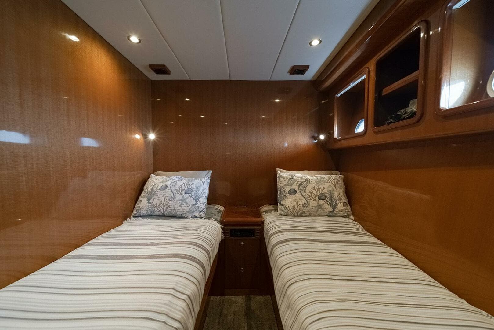 2013 Hampton Motor Yacht — photo 35