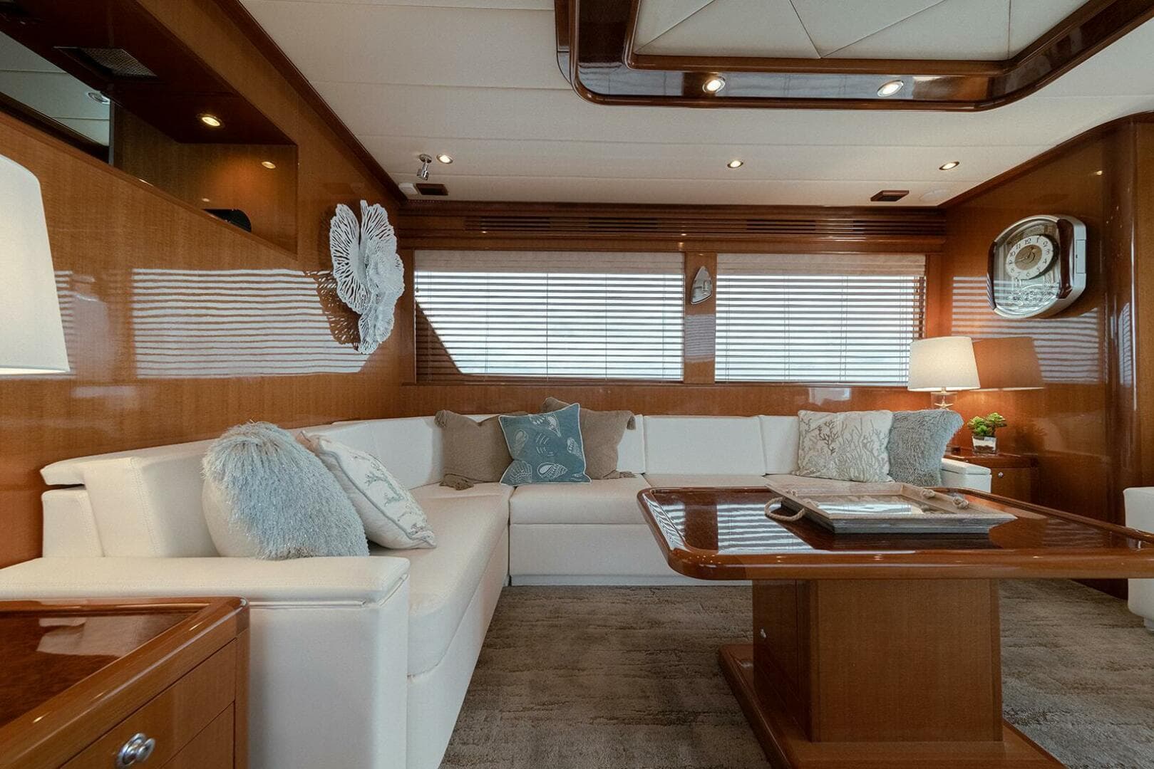 2013 Hampton Motor Yacht — photo 7