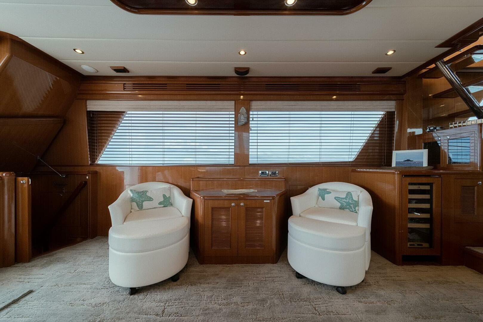 2013 Hampton Motor Yacht — photo 3