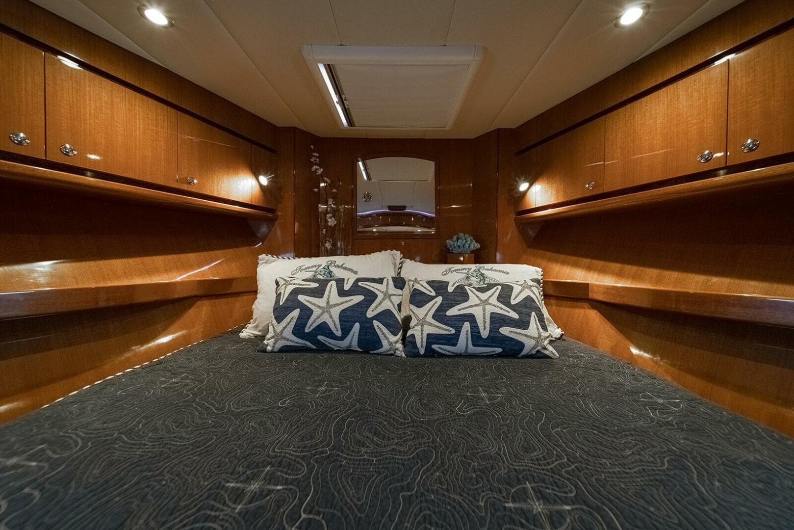 2013 Hampton Motor Yacht — photo 30