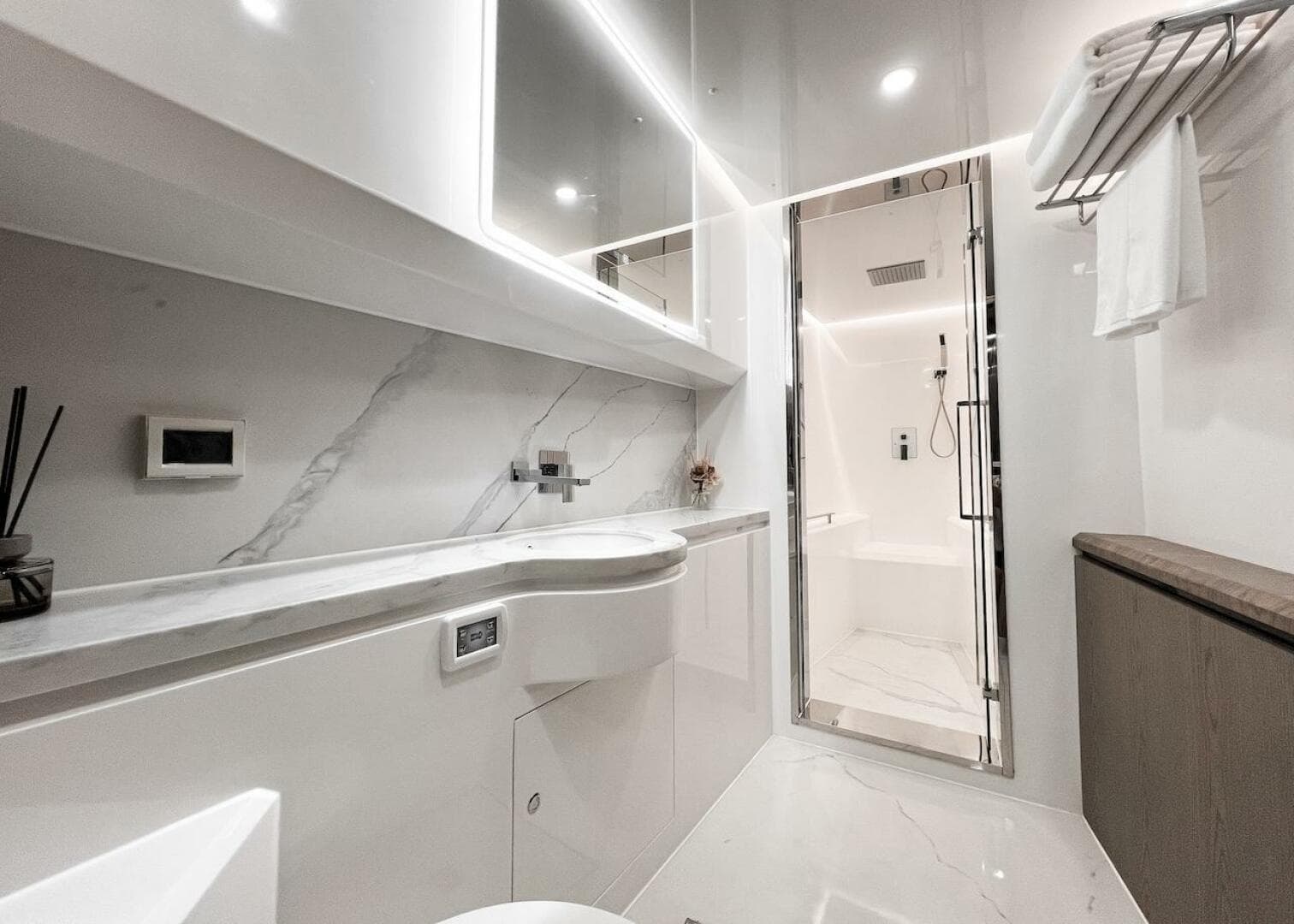 2026 Diamond Yachts Ef 56 Power Catamaran — photo 19