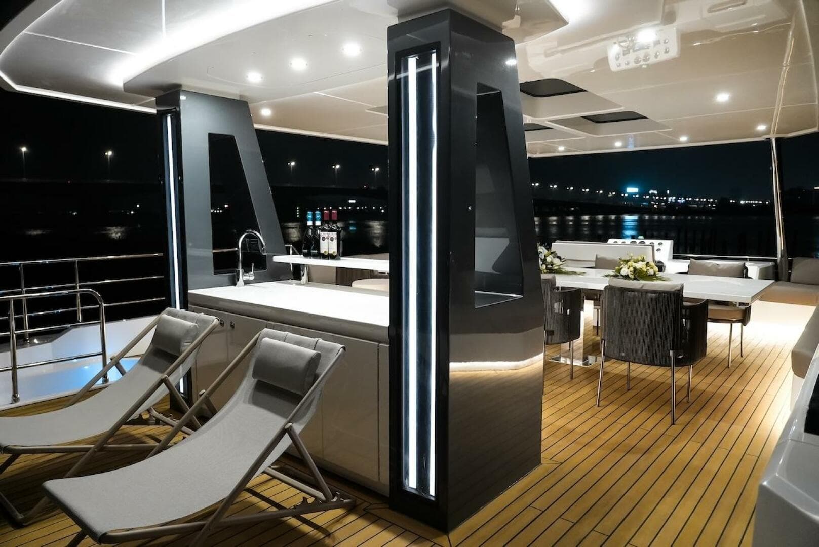 2026 Diamond Yachts Ef 56 Power Catamaran — photo 23