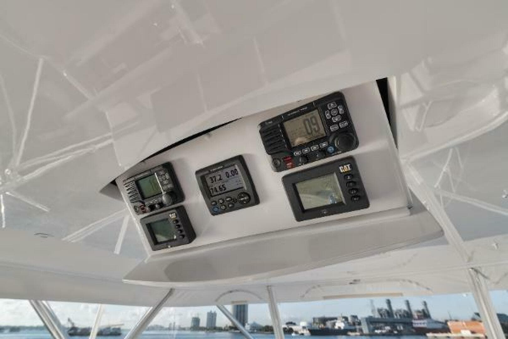 2018 Hatteras GT 54 — photo 16