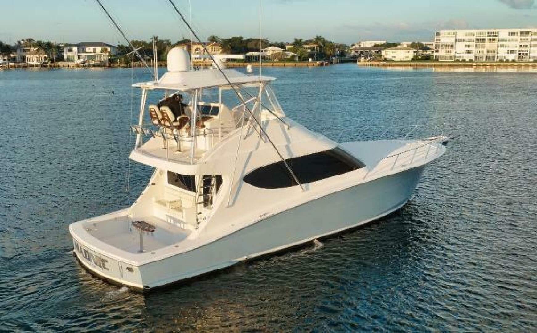 2018 Hatteras GT 54 — photo 2