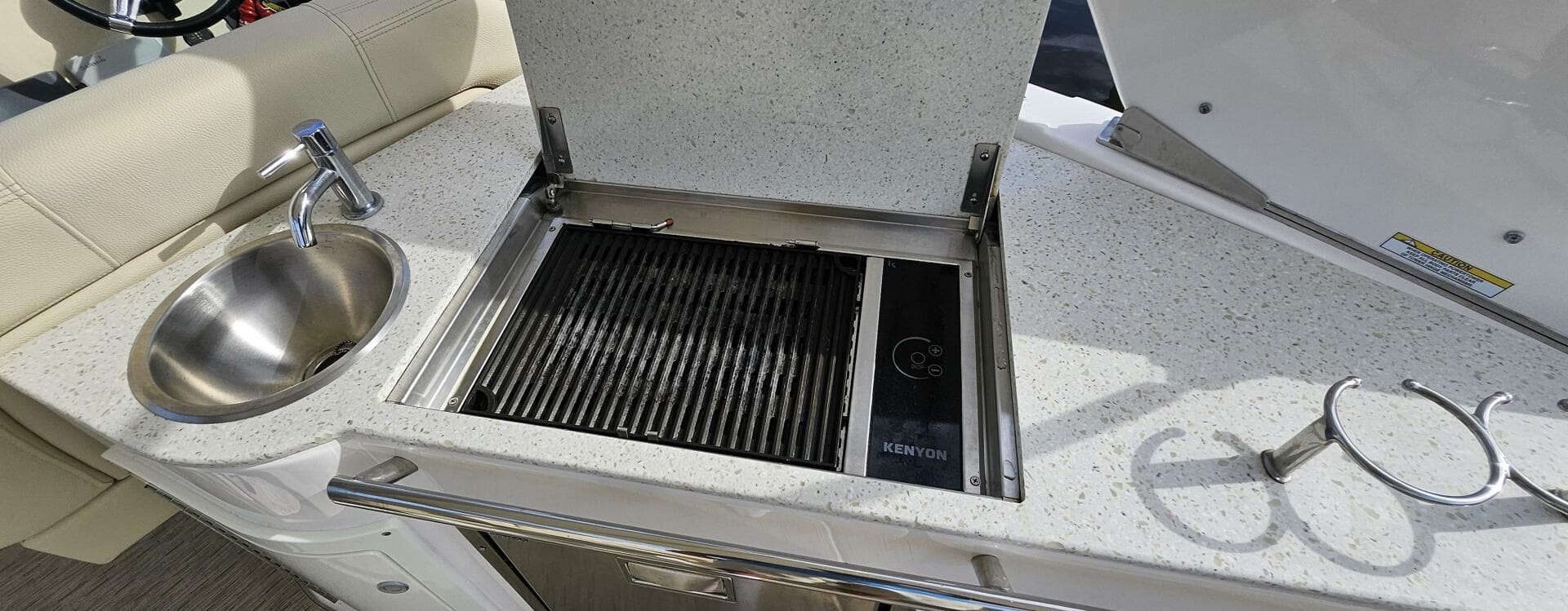 2018 Regal 33 Xo Express Cruiser Outboard — photo 29