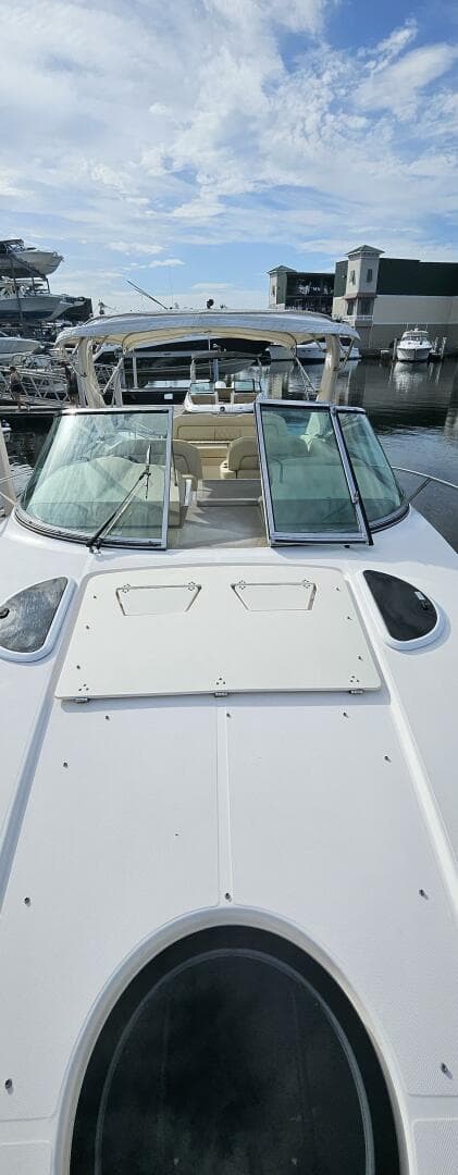 2018 Regal 33 Xo Express Cruiser Outboard — photo 18