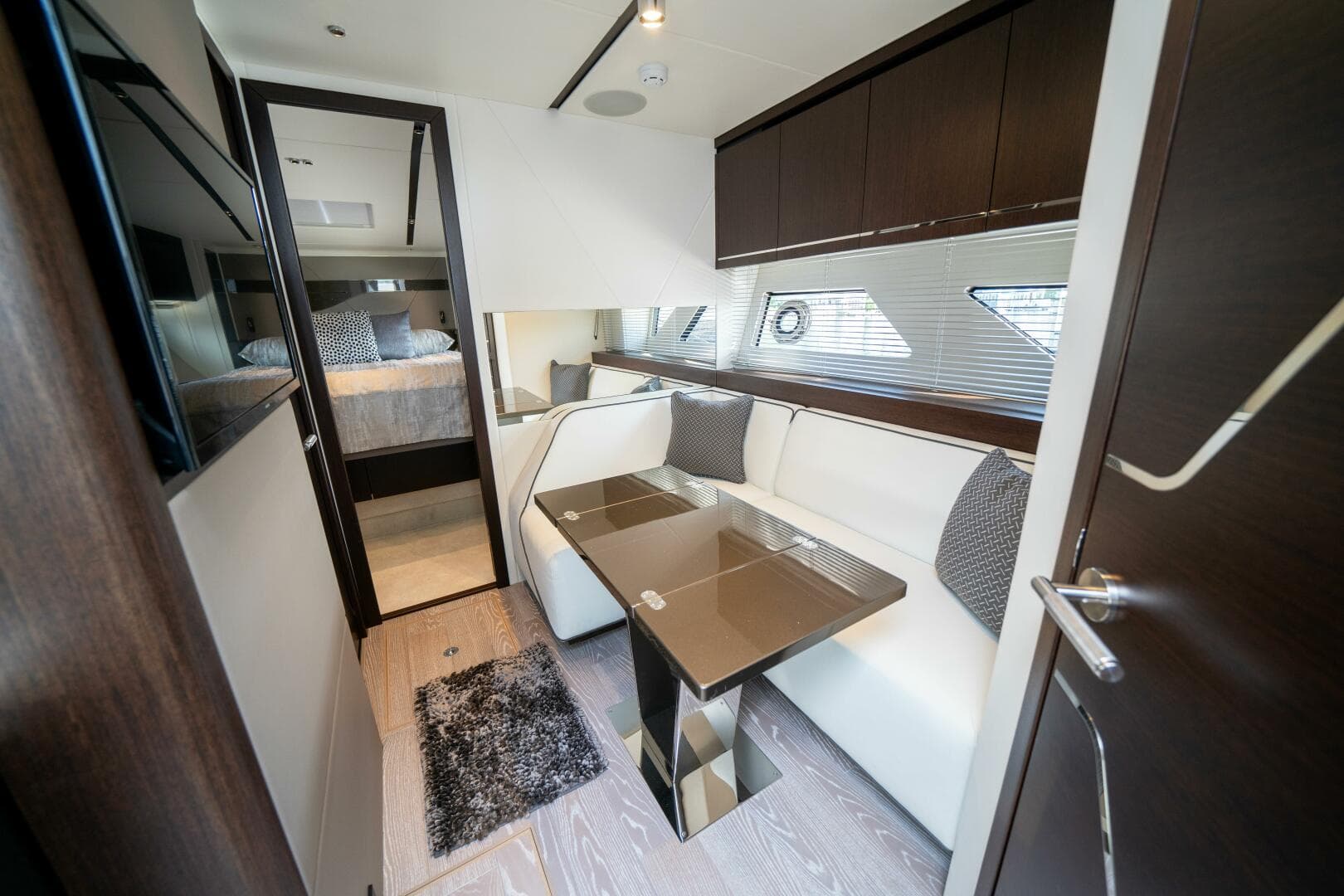 2022 Sunseeker 60 Predator Evo — photo 33