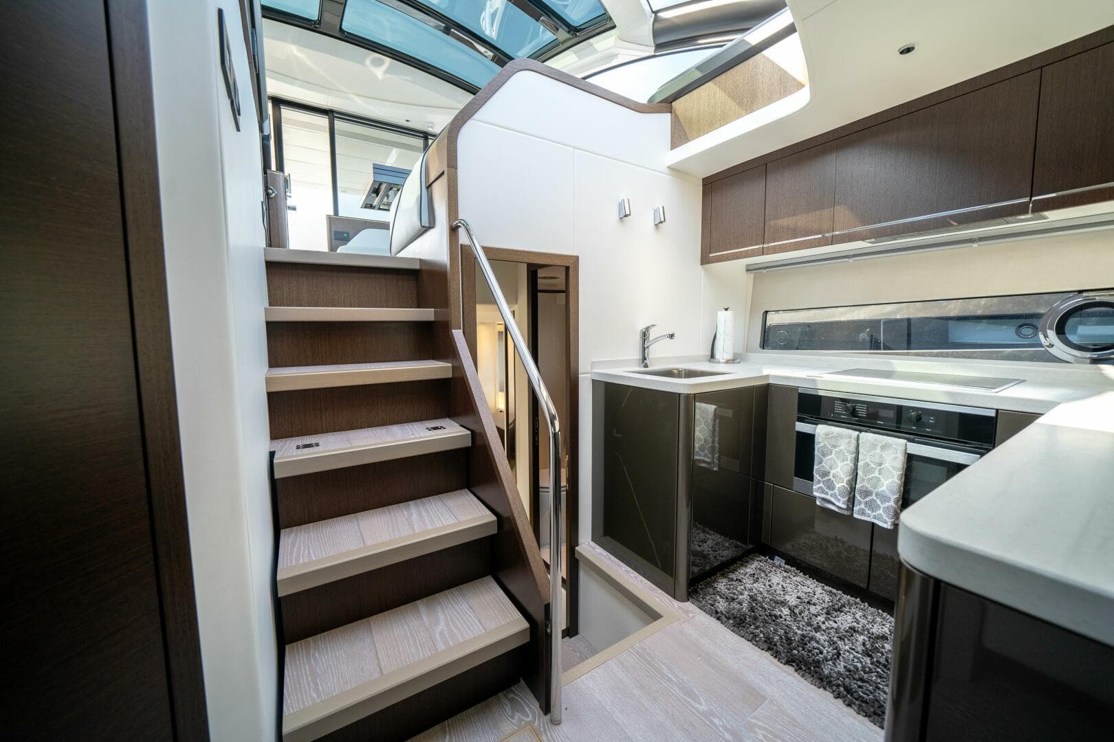 2022 Sunseeker 60 Predator Evo — photo 30