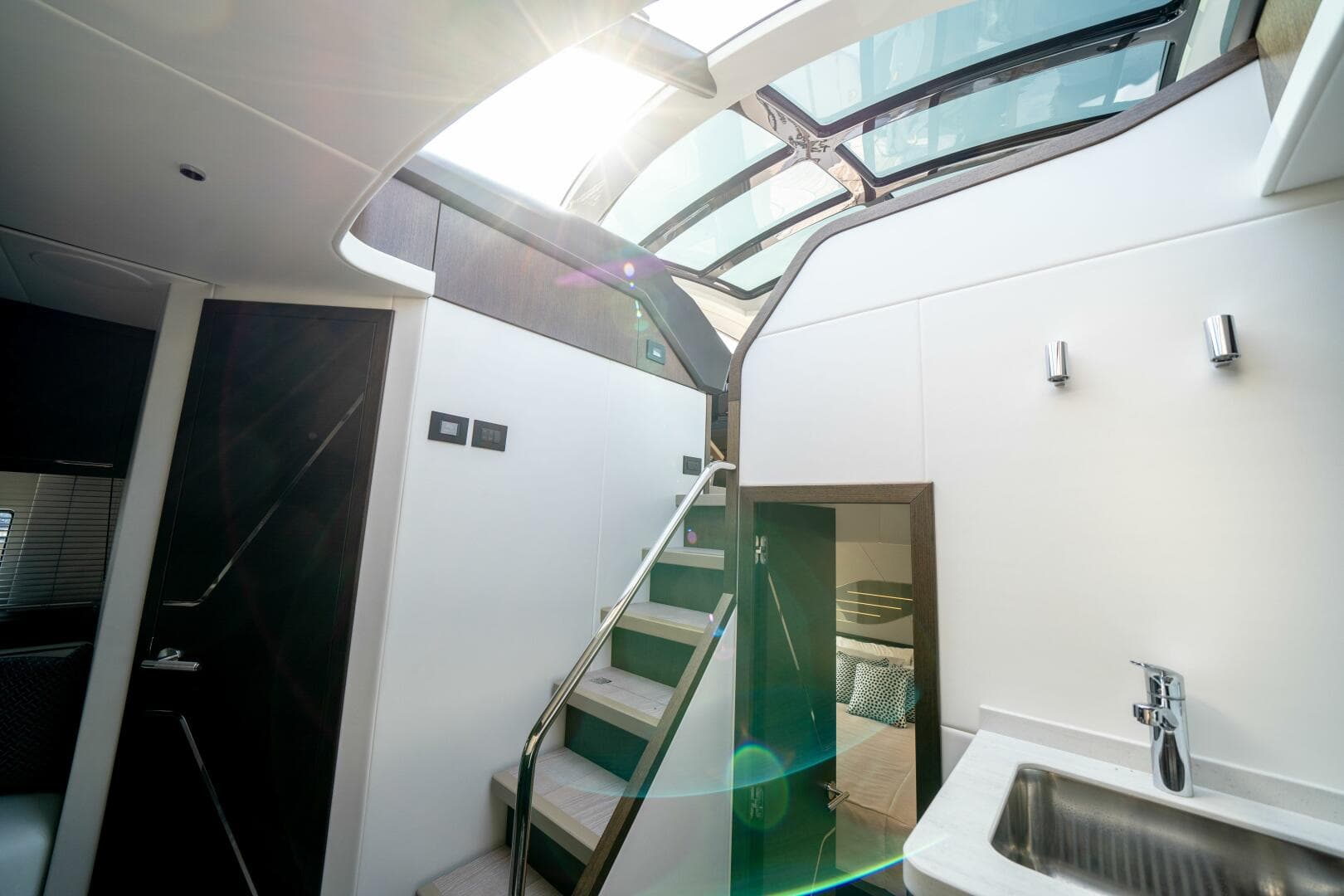 2022 Sunseeker 60 Predator Evo — photo 24