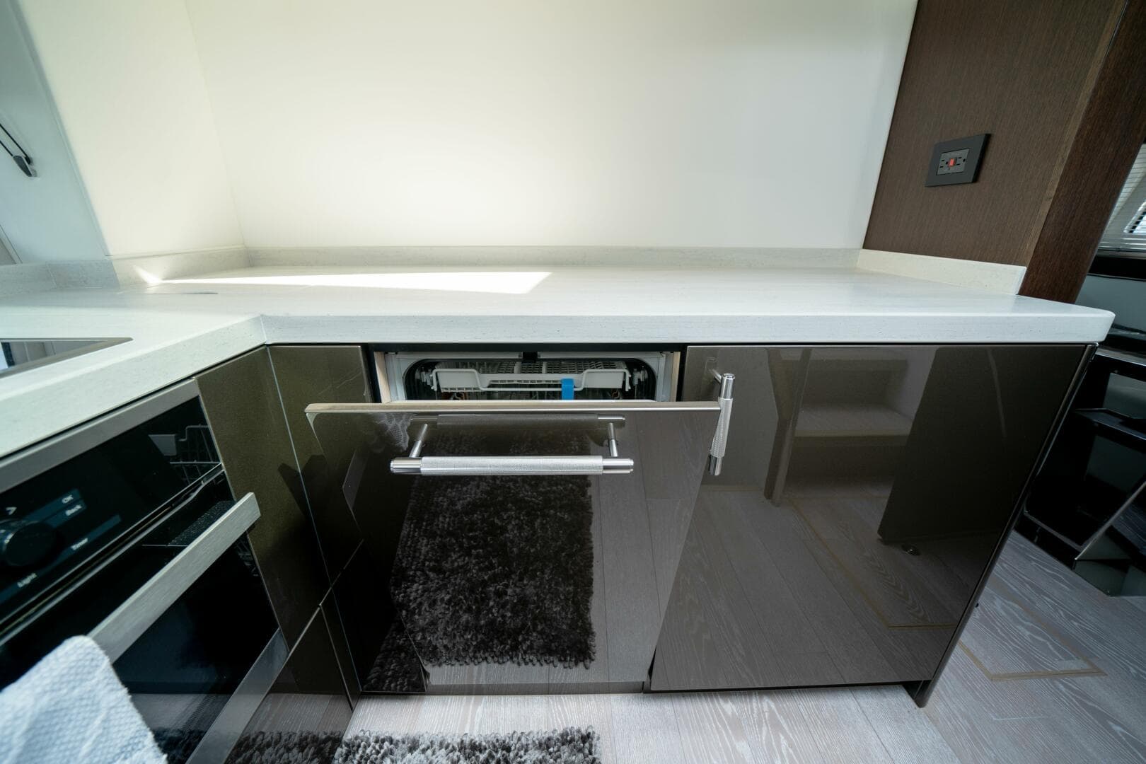 2022 Sunseeker 60 Predator Evo — photo 28