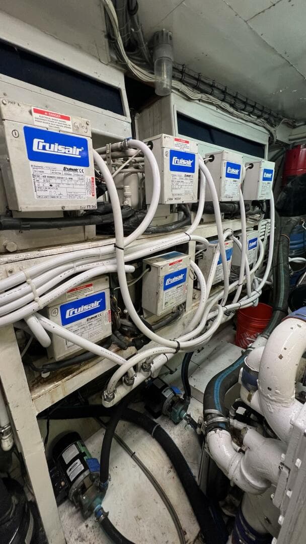 1987 Hatteras Motor Yacht — photo 57