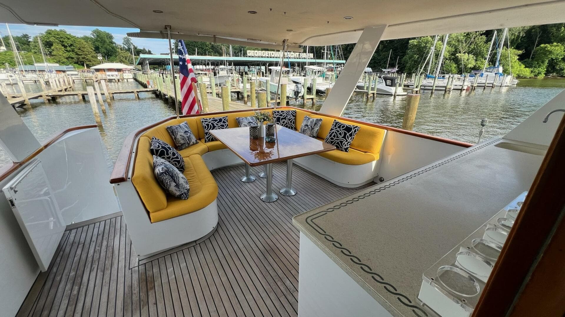 1987 Hatteras Motor Yacht — photo 49