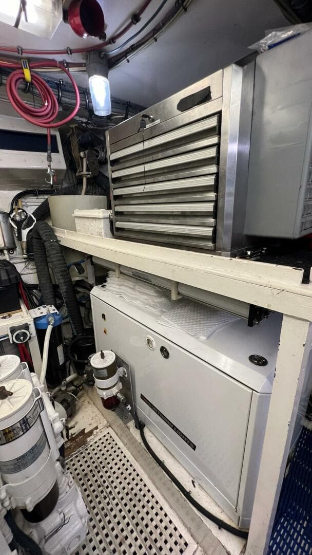 1987 Hatteras Motor Yacht — photo 56