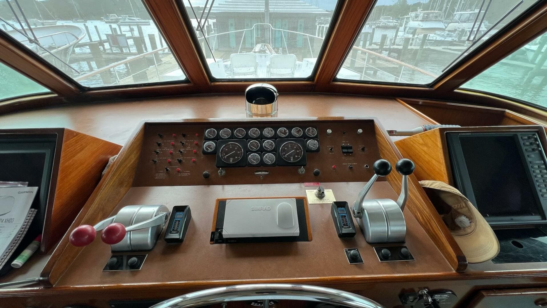 1987 Hatteras Motor Yacht — photo 15