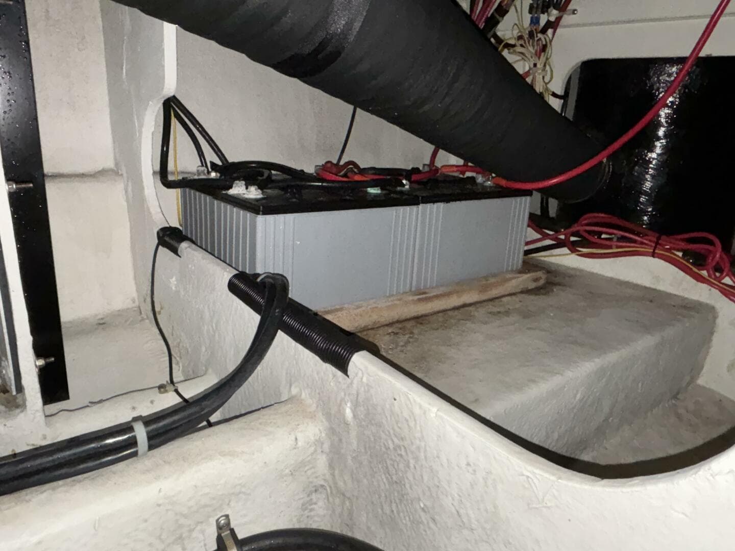 2000 Bayliner 3788 Command Bridge — photo 34