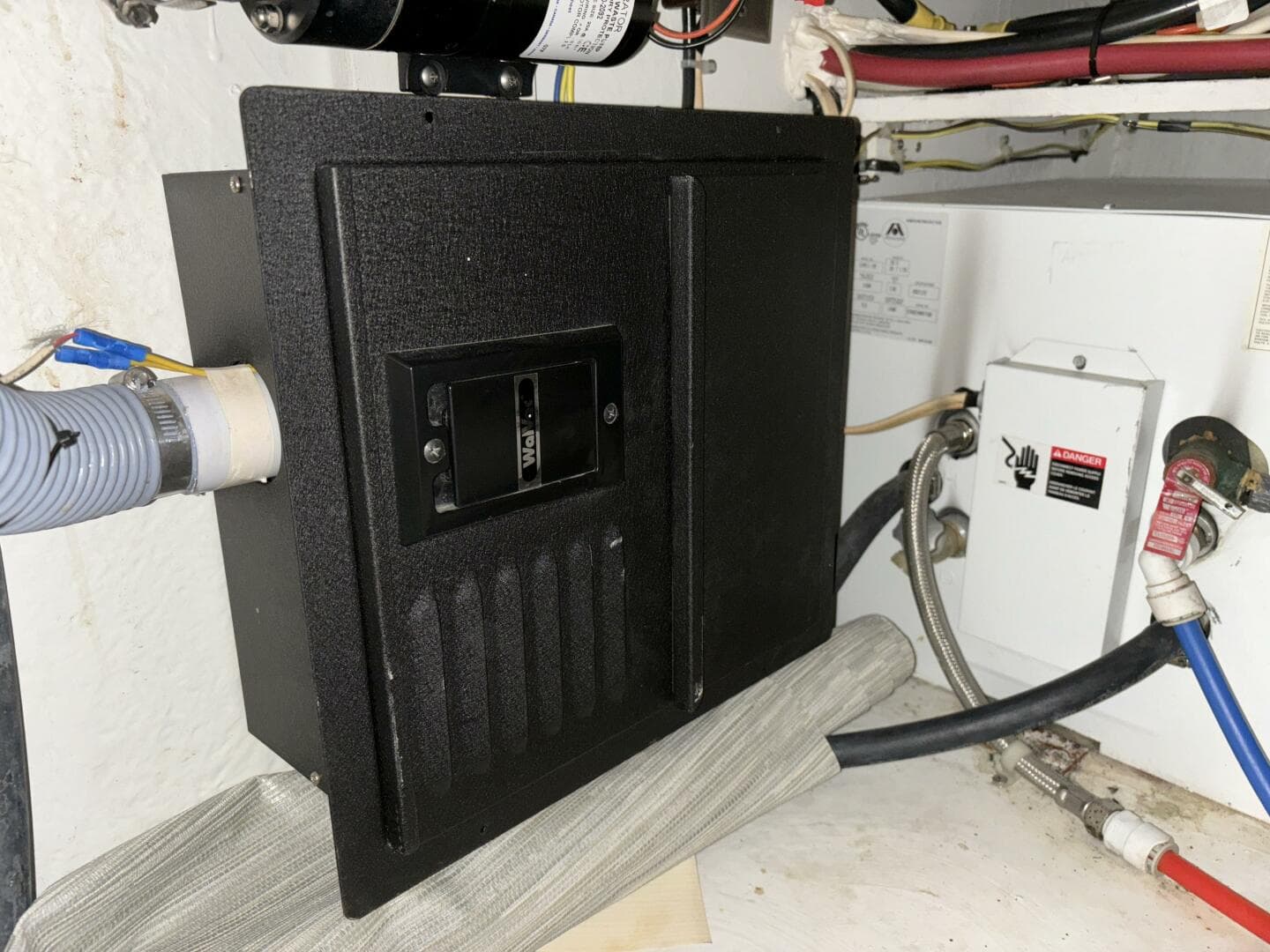 2000 Bayliner 3788 Command Bridge — photo 38