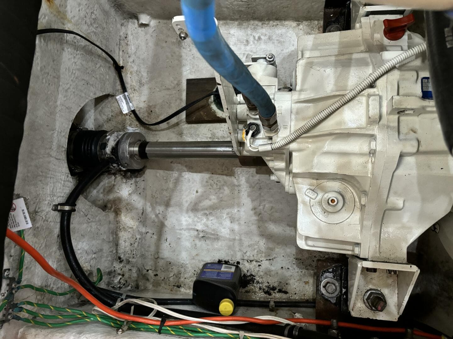 2000 Bayliner 3788 Command Bridge — photo 31